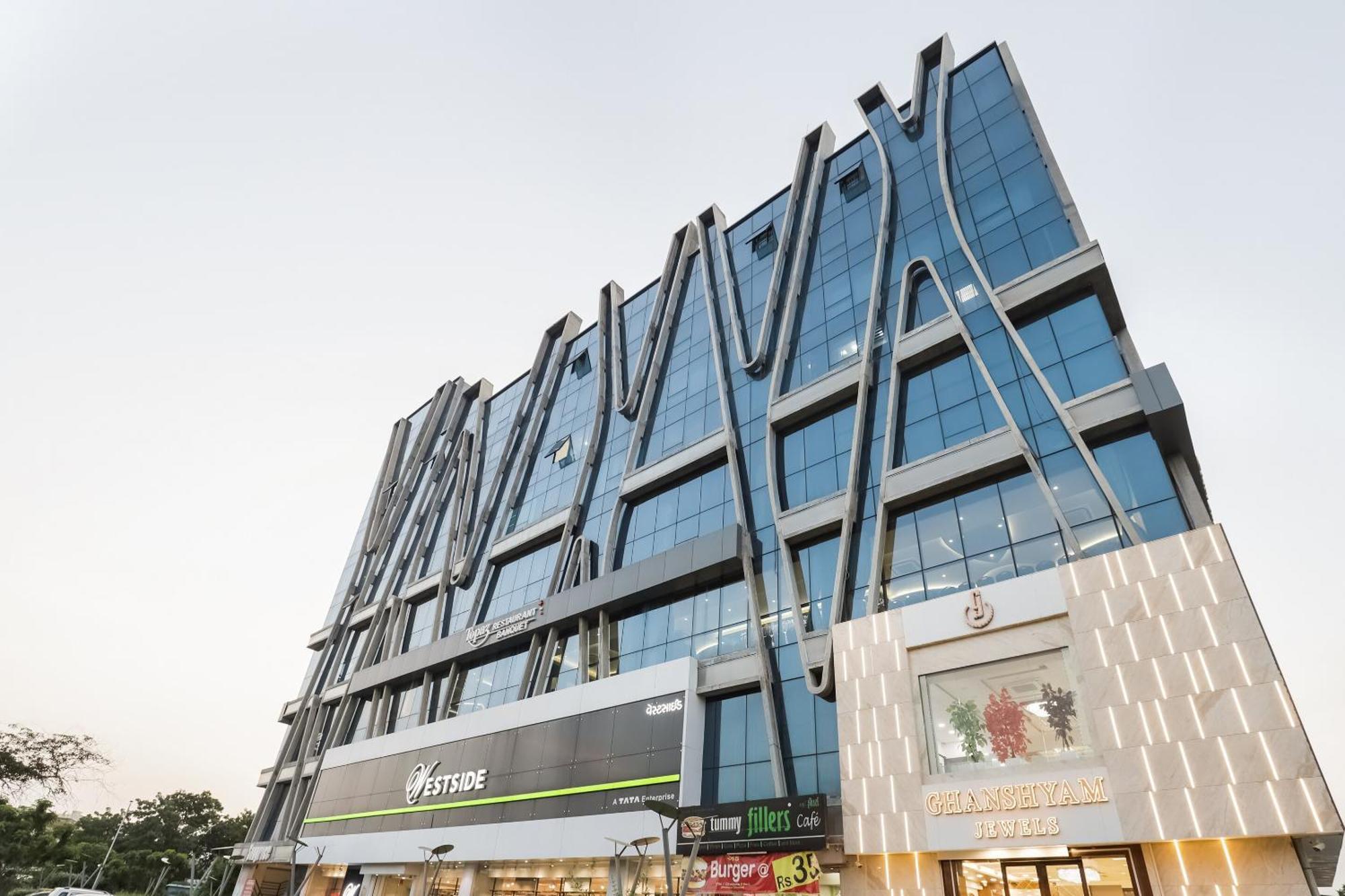 Collection O Hotel Alice Ahmedabad Exterior foto