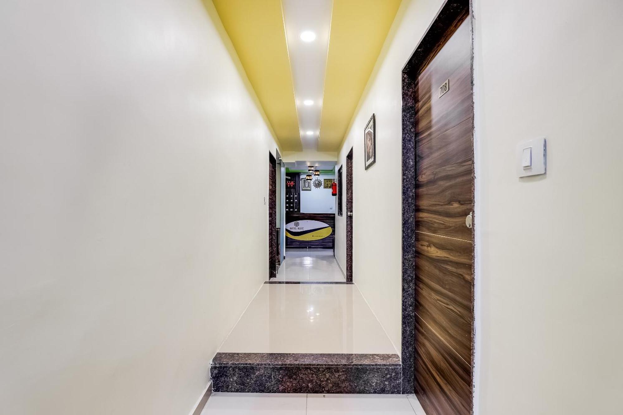 Collection O Hotel Alice Ahmedabad Exterior foto